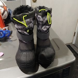 EUC Columbia snow boot!